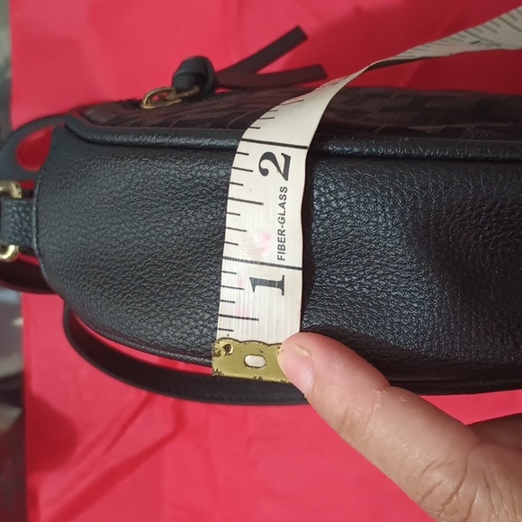 TOMMY HILFIGER CROSSBODY BAG - Picture 16 of 17